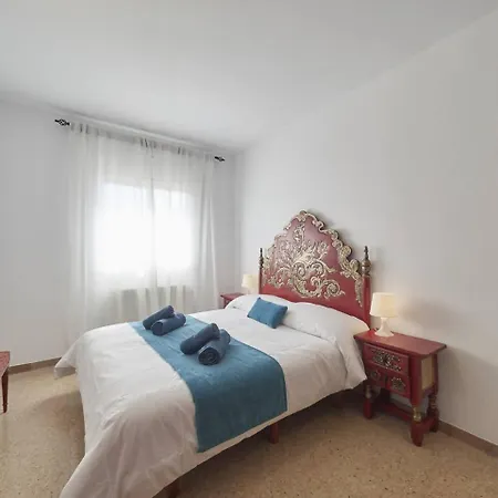 Julia 14pax 5 Sea & Train * Sant Andreu de Llavaneres